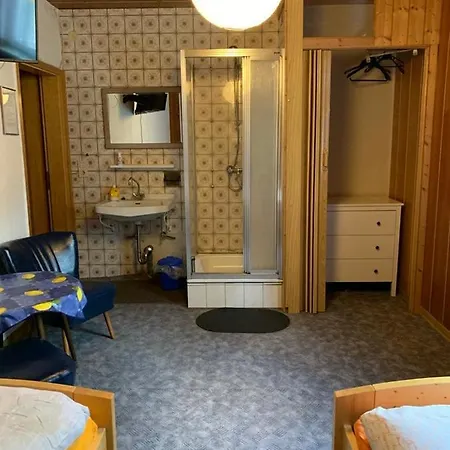 Monteurzimmer Ahnetal Zweibettzimmer Mit Dusche Проживание в семье