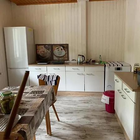 Monteurzimmer Ahnetal Zweibettzimmer Mit Dusche Проживание в семье *